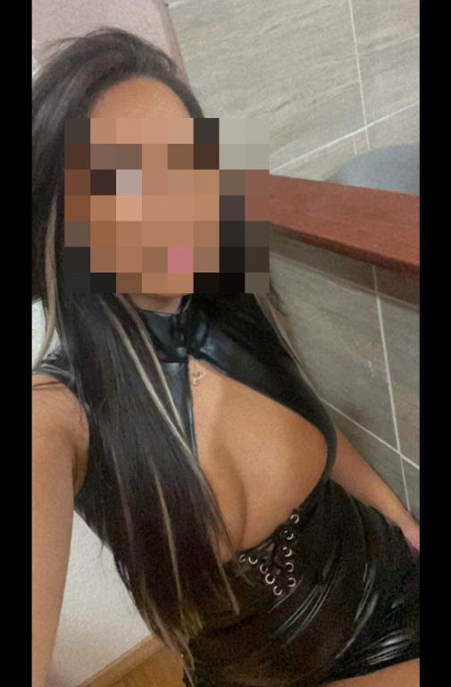 BIANCA aus Rumänien - . Süße Frau mit vielen Vorzügen. Ich träume von einem harten Schwanz. Dann beobachte mich zuerst Anonym auf der Bühne und rufe mich danach ins Zimmer! 1