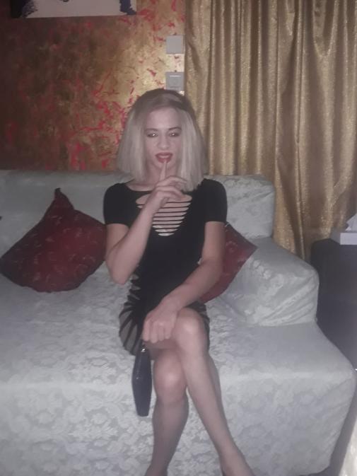 RALUKA TS aus Rumänien - . Ich liebe hemmungslosen Sex. Folge mir ins Land der Erotik. Dann beobachte mich zuerst Anonym auf der Bühne und rufe mich danach ins Zimmer! 1