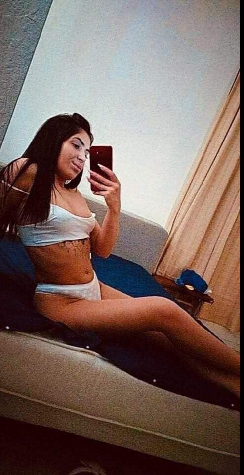 BEATRICE aus Rumänien - Liebt es zu verführen. Süße Frau mit vielen Vorzügen. Folge mir ins Land der Erotik. Dann beobachte mich zuerst Anonym auf der Bühne und rufe mich danach ins Zimmer! 0