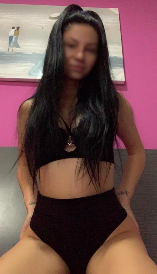 ELENA aus Rumänien - Tabulos und Dauergeil. Süße Frau mit vielen Vorzügen. Ich träume von einem harten Schwanz. Dann beobachte mich zuerst Anonym auf der Bühne und rufe mich danach ins Zimmer! 1