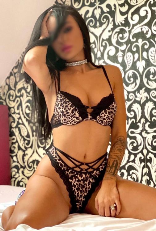 CRISTINA aus Rumänien - . Bei mir findest du garantiert das perfekte erotische Abenteuer. Du suchst Abwechslung im Bett. Dann beobachte mich zuerst Anonym auf der Bühne und rufe mich danach ins Zimmer! 1