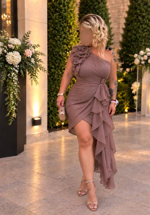 MIRABELA aus Rumänien ist eine der Girls in der Peepshow Schönaugürtel, schaue ihre Fotos hier! 0