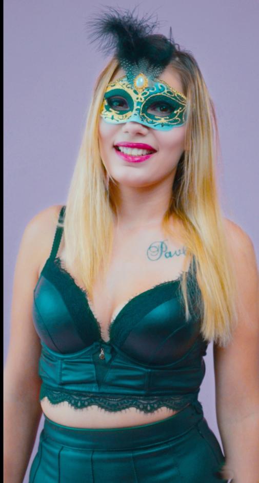 SISSI aus Bulgarien - . Mit meinen heißen Lippen kann ich vieles anstellen. Ich träume von einem harten Schwanz. Dann beobachte mich zuerst Anonym auf der Bühne und rufe mich danach ins Zimmer! 1